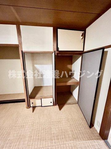 新芦屋下貸家の収納