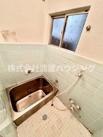 新芦屋下貸家の浴室