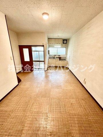 新芦屋下貸家の居間・リビング