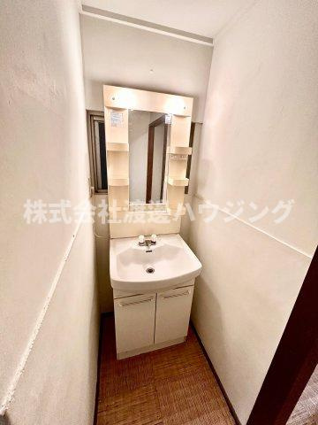 新芦屋下貸家の洗面所