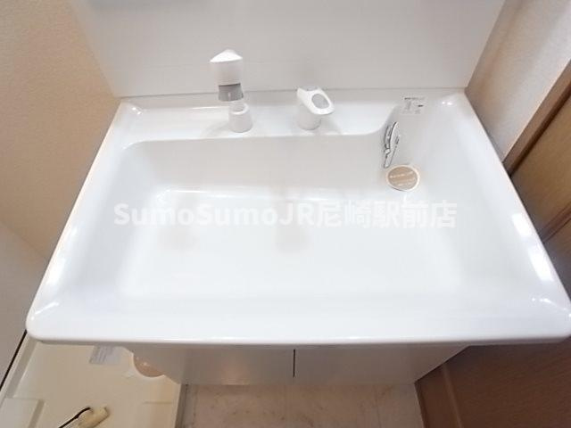 タッチ塚口の洗面所|コンパクトで使いやすい洗面所