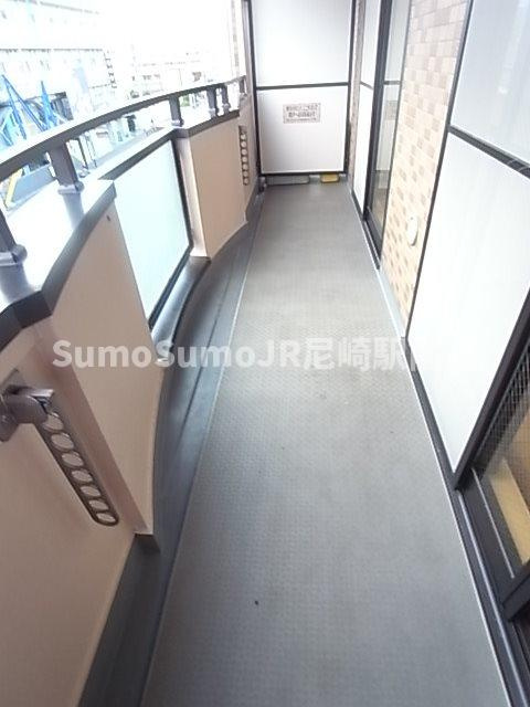 タッチ塚口のバルコニー|落ち着いた時間を過ごせるバルコニーです