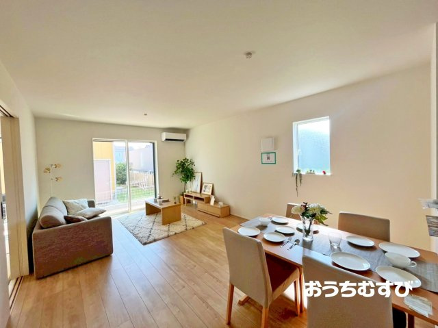 瀬戸市石田町23-1期(全1棟)の居間・リビング