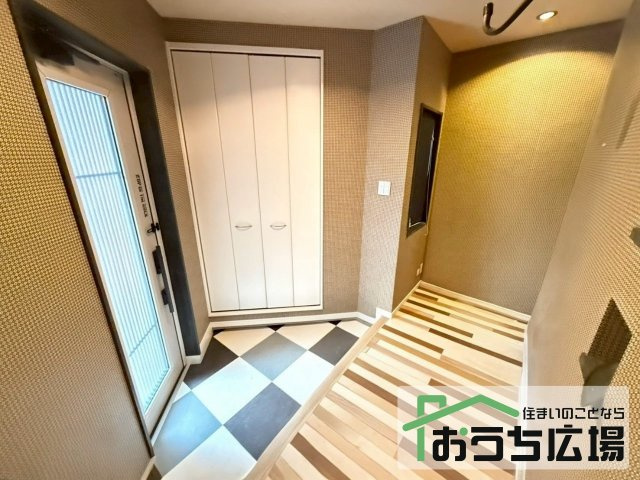 岡崎市明大寺町字大圦の玄関|ゆったりとした玄関です