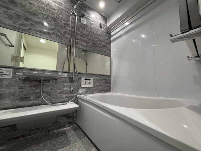 コスモ西葛西の浴室