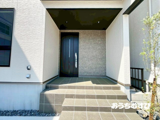 春日井市不二ガ丘(全3棟)の玄関