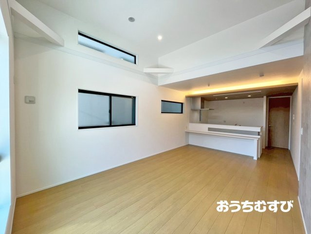 春日井市不二ガ丘(全3棟)の居間・リビング