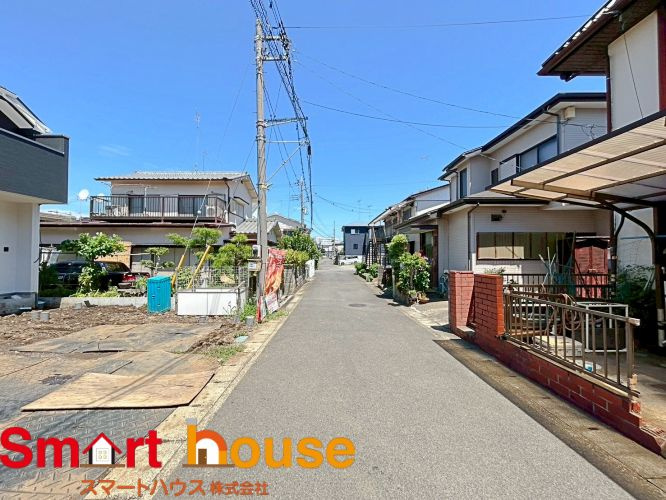伊勢原市桜台　新築１棟の前面道路含む現地写真