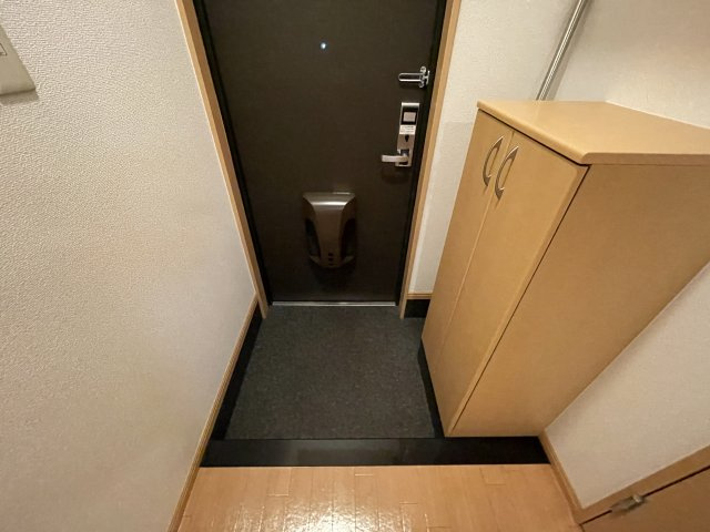 グランドパレス堀越の玄関