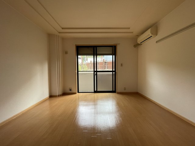 グランドパレス堀越の居間・リビング