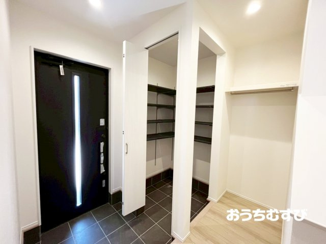 春日井市不二ガ丘(全3棟)の玄関