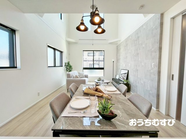 春日井市不二ガ丘(全3棟)の居間・リビング