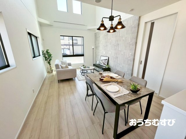 春日井市不二ガ丘(全3棟)の居間・リビング