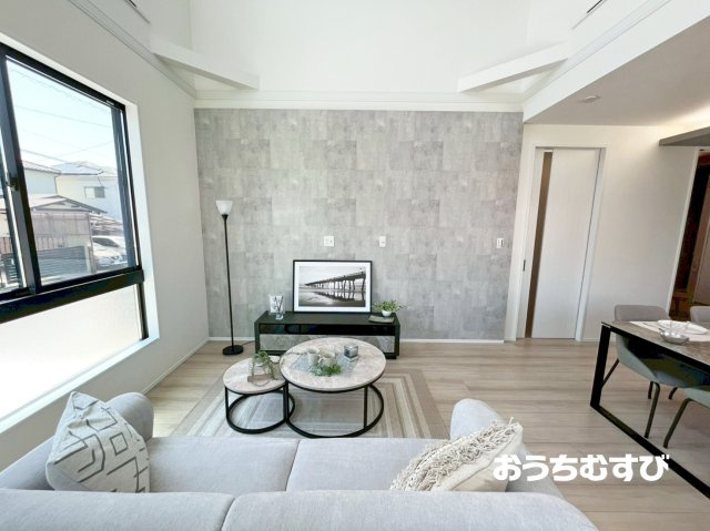 春日井市不二ガ丘(全3棟)の居間・リビング