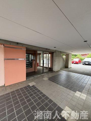 オクトピア緑が浜のエントランス|建物の内部です