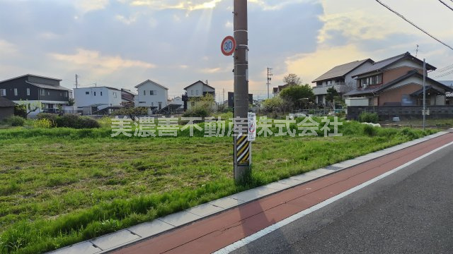 ６５２３６　瑞穂市本田土地の外観