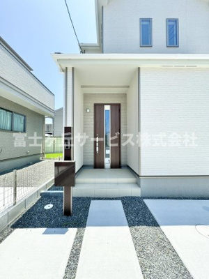 【エントランス】 | 島田市金谷根岸町 新築一戸建て D号棟 | エントランスです
