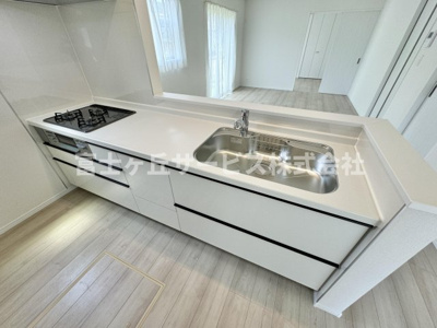 【キッチン】 | 島田市金谷根岸町 新築一戸建て D号棟 | 広々としていてお料理がしやすいキッチンです