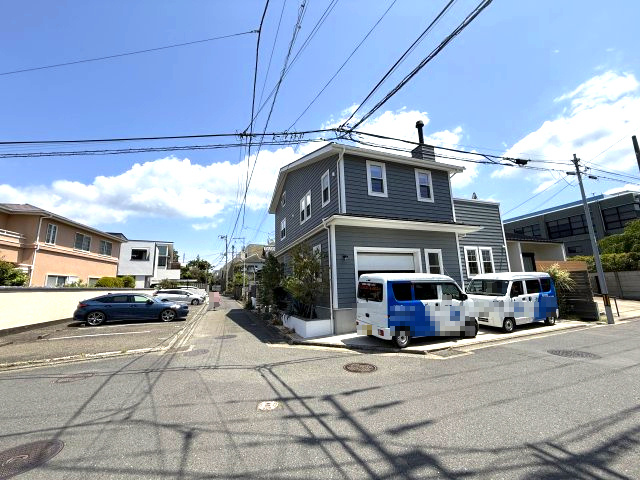 海まで5分！注文建築　令和4年4月築　薪ストーブのあるリビング