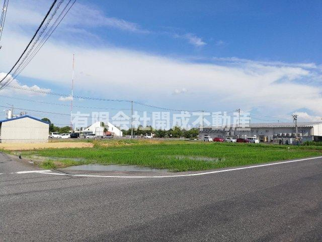 倉敷市上東　売地の前面道路含む現地写真