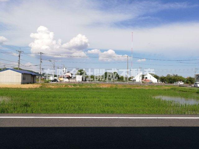 倉敷市上東　売地の前面道路含む現地写真