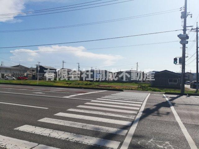 倉敷市上東　売地の前面道路含む現地写真