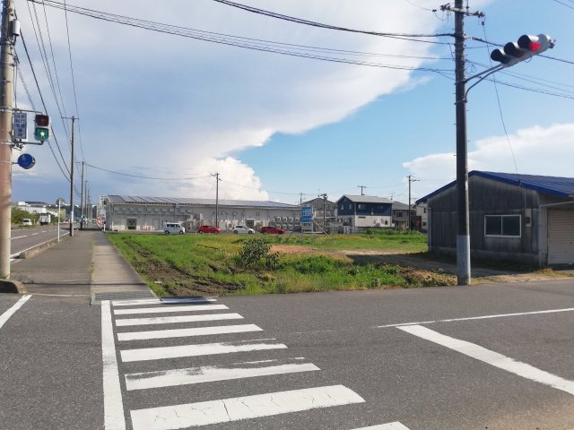 倉敷市上東　売地の前面道路含む現地写真