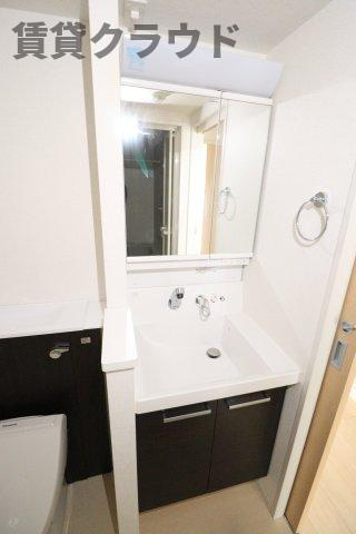 ヴィレッジゲート神明の洗面所|ゆったりとスペースのある洗面所