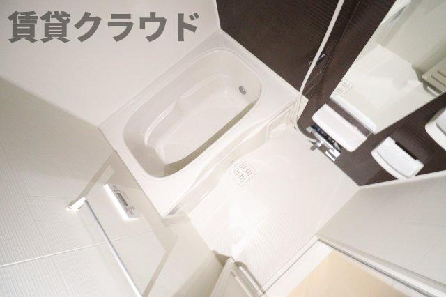 ヴィレッジゲート神明の浴室|アクセントパネルがおしゃれなバスルーム♪
