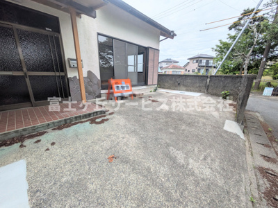 【駐車場】 | 磐田市福田 中古戸建て | １台駐車可能です