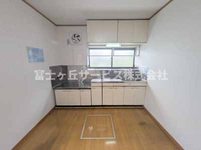 【キッチン】 | 磐田市福田 中古戸建て | 前から見たキッチンです