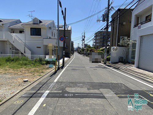 鷹峯南鷹峯町 新築戸建(2号棟)の前面道路含む現地写真