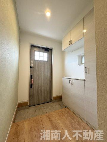 寒川町岡田７丁目２８２６番２７新築戸建の玄関|きれいな玄関です