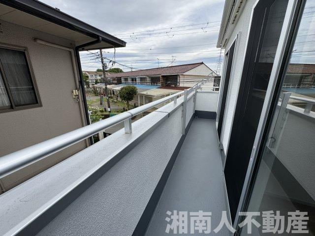 寒川町岡田７丁目２８２６番２７新築戸建のバルコニー|バルコニーがあります