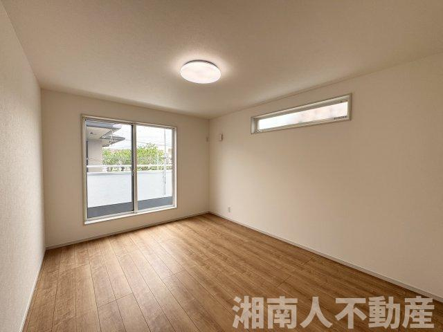 寒川町岡田７丁目２８２６番２７新築戸建の洋室|コンパクトで使いやすい洋室です