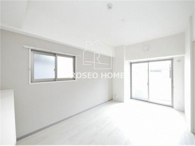 ルアナ北梅田の居間・リビング