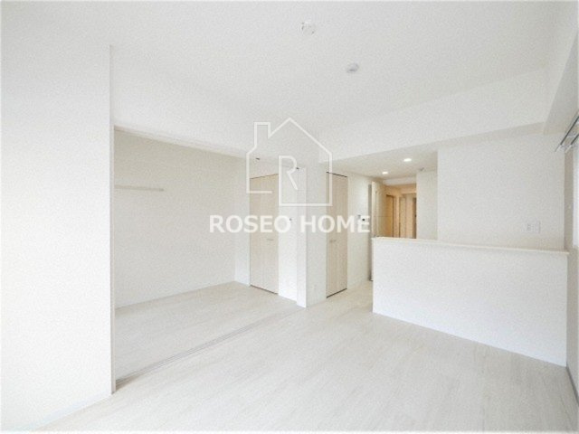 ルアナ北梅田の居間・リビング