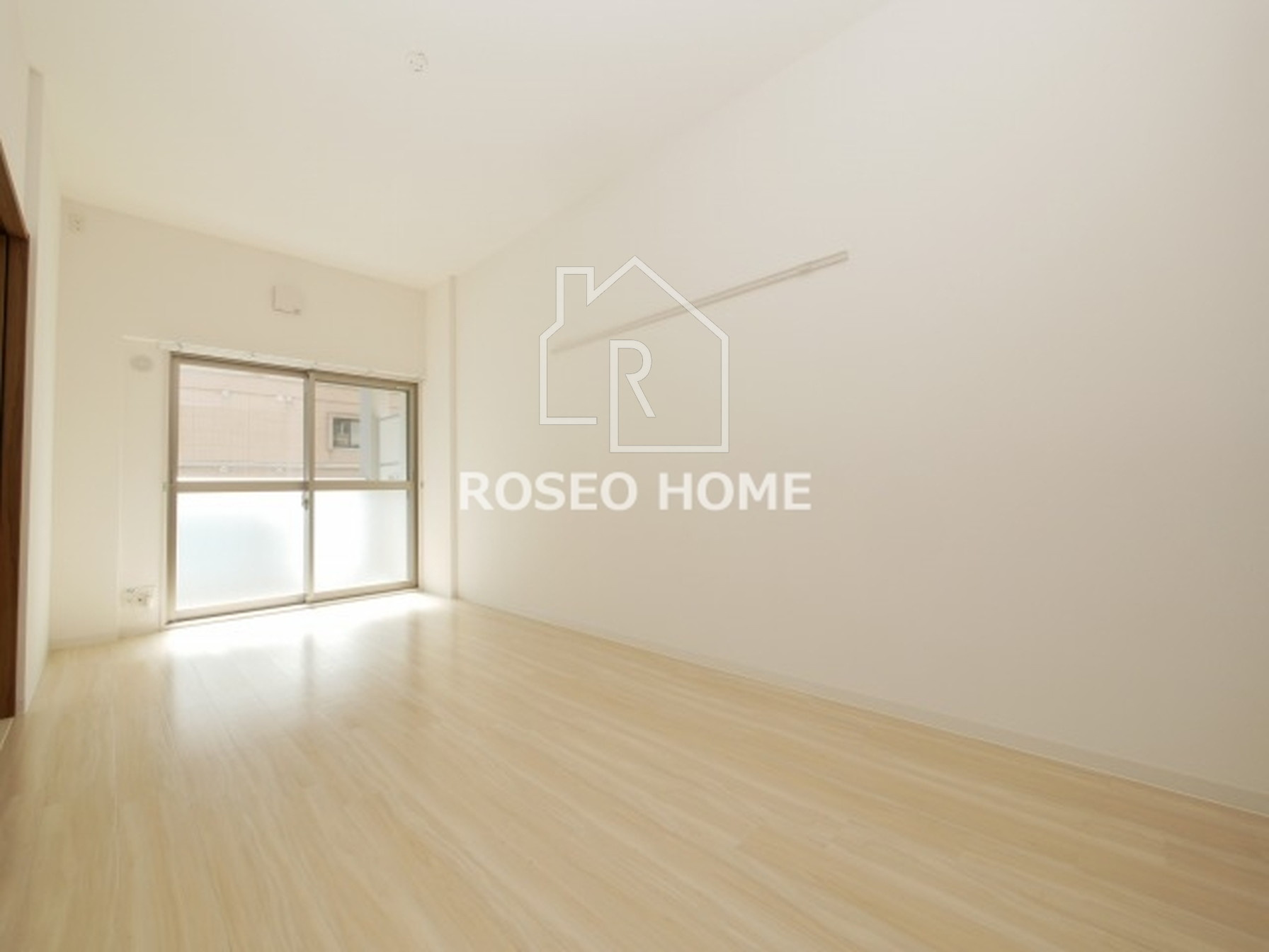 ルボワ天満橋の居間・リビング