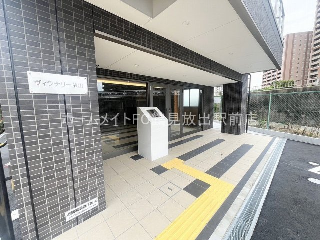 大阪市城東区諏訪１丁目の賃貸マンションのエントランス