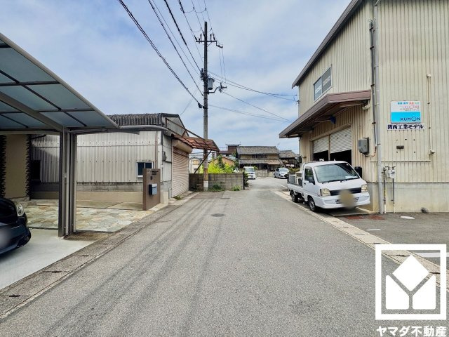 南区上鳥羽鍋ケ淵町の前面道路含む現地写真