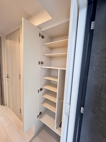 大阪市城東区中浜２丁目の賃貸マンションの玄関