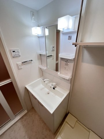 大阪市城東区中浜２丁目の賃貸マンションの洗面所