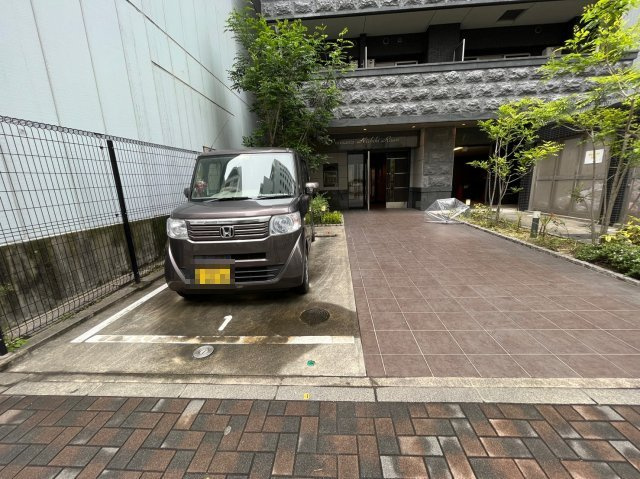 プレサンス錦ラウム　名古屋市賃貸　仲介手数料無料の駐車場