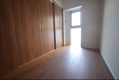 【洋室】 | フロレシエンテ梅田北