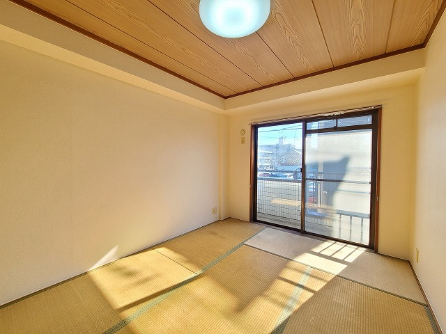 グランパール川口の和室|★落ち着きのある和室６帖の画像です。★