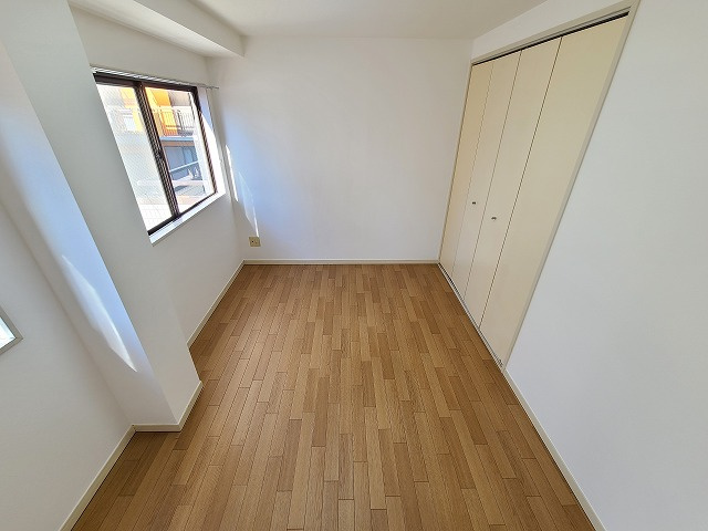 グランパール川口の内装|★北側の洋室６帖の画像です。★