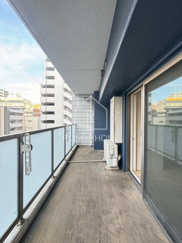 ブルフォルトゥーナ扇町のバルコニー