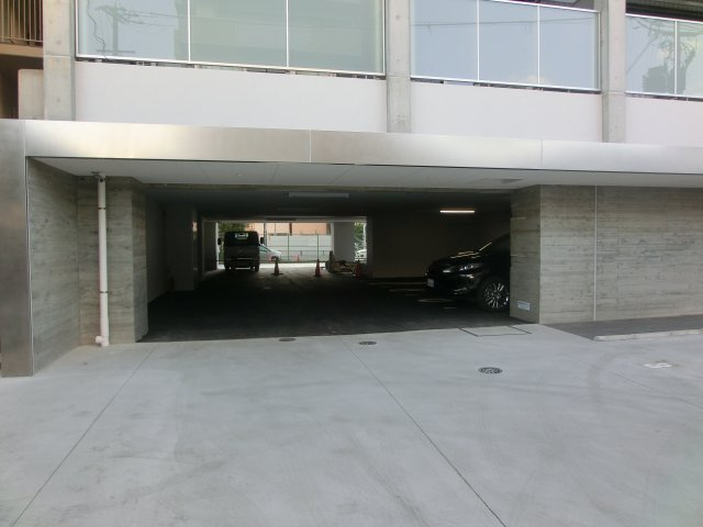 グランドゥーエ永和駅前のエントランス