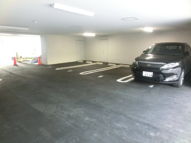 グランドゥーエ永和駅前の駐車場