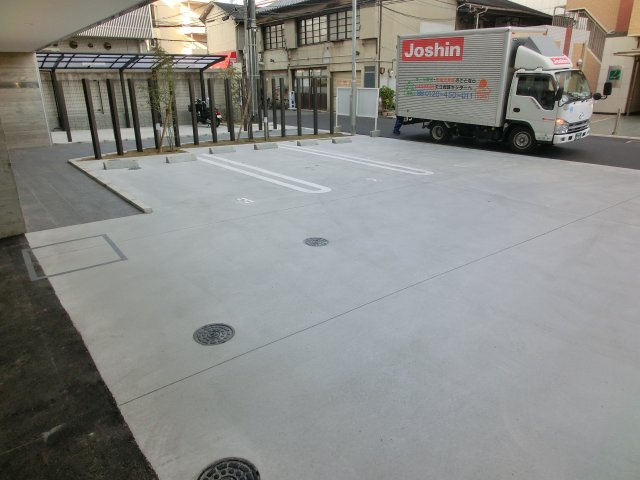 グランドゥーエ永和駅前の駐車場